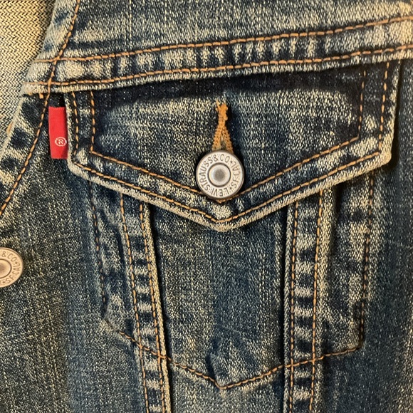 Vintage Levi’s Women’s Denim Halter Vest Shirt Top Christmas Gift  sz 8 Like New - Picture 4 of 6